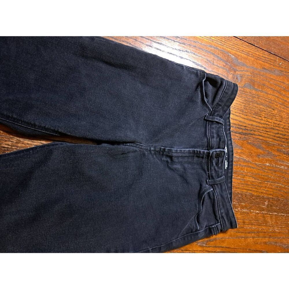 Size 6 Old Navy High Rise Straight Black Denim Jeans with Pockets and Belt Loops - Picture 2 of 4